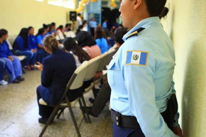 Nuevo modelo penitenciario logra 100 por ciento de productividad durante un año en Guatemala