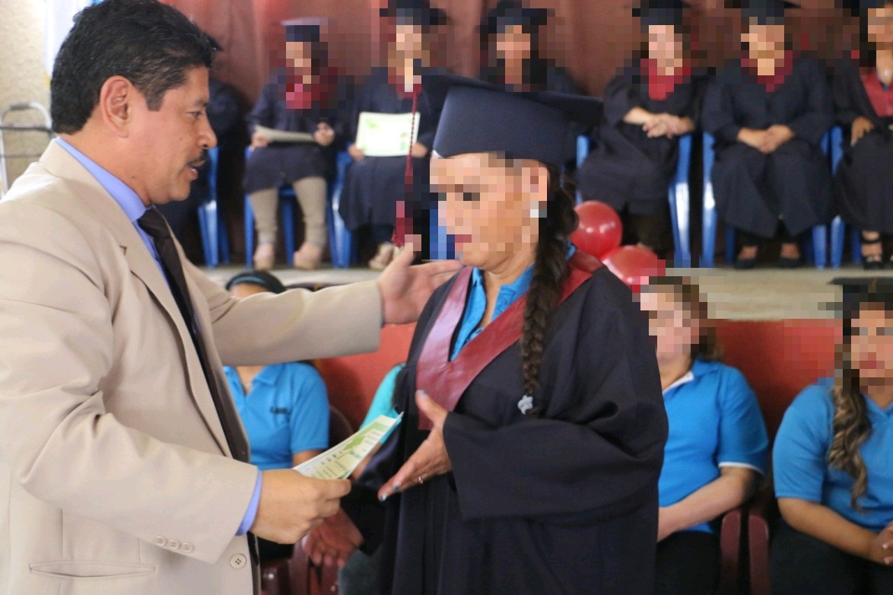 Se gradúan de Bachilleres, Privadas de Libertad en el Centro de Orientación Femenina (COF)