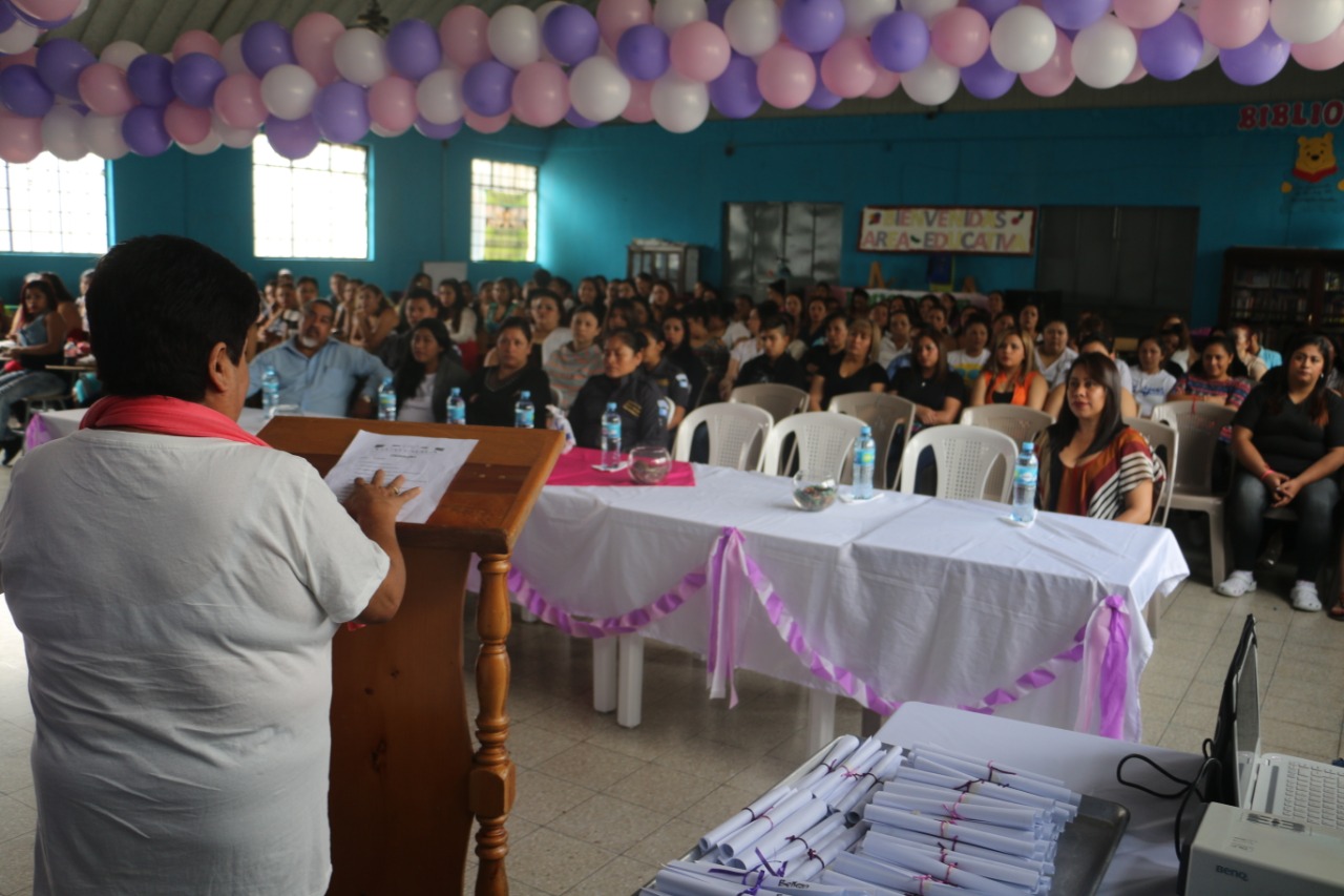 Culminan capacitaciones en Centro de Detención para Mujeres Santa Teresa zona 18