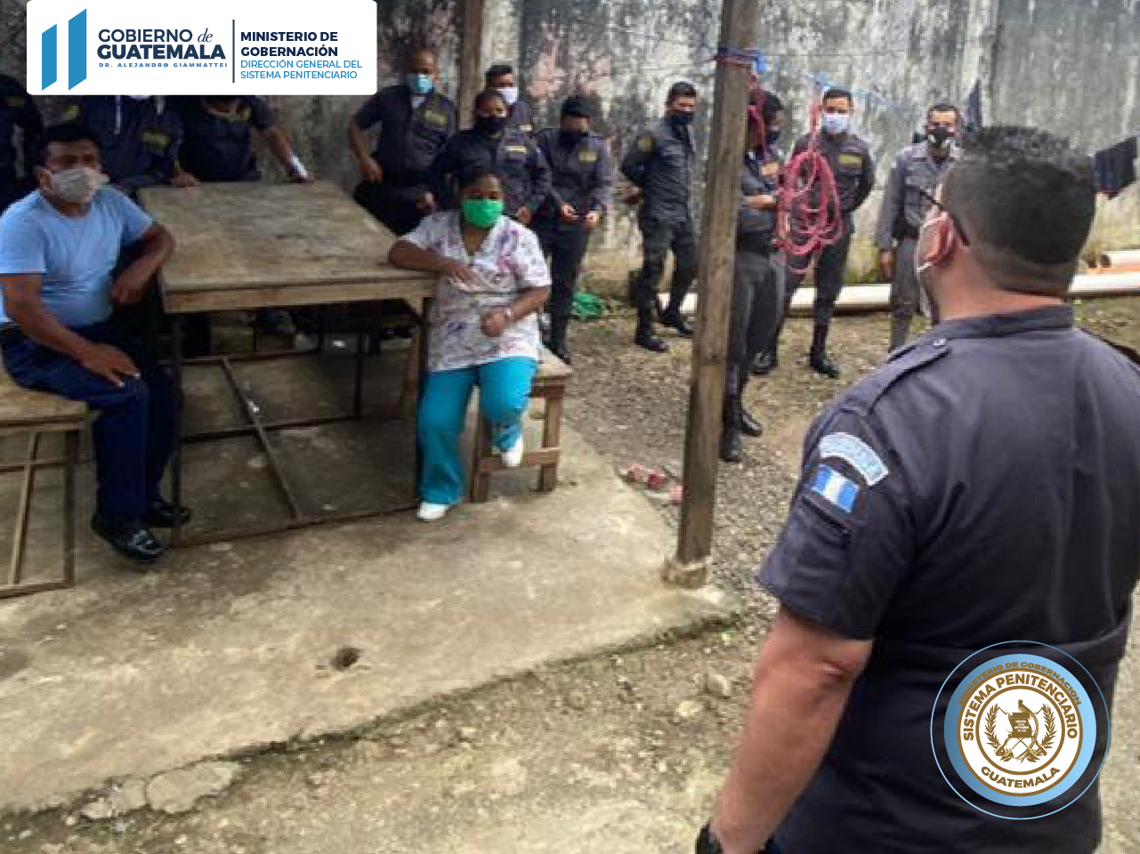 Director General del Sistema Penitenciario entrega donación de medicamentos en Centro de Detención Preventiva de Mazatenango, Suchitepéquez