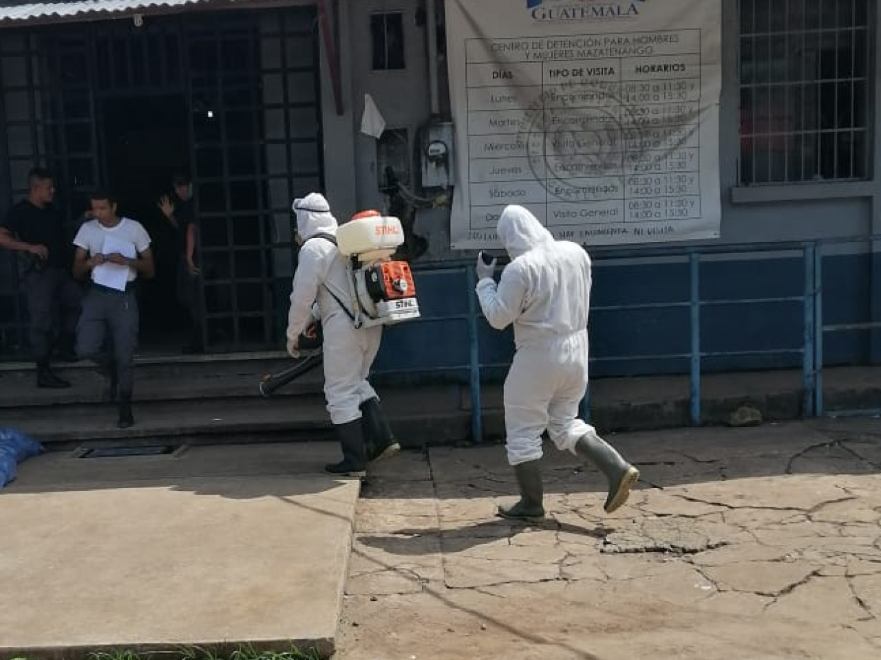 Realizan desinfección en el Centro de Detención Preventiva para Hombres y Mujeres, Mazatenango, Suchitepéquez.