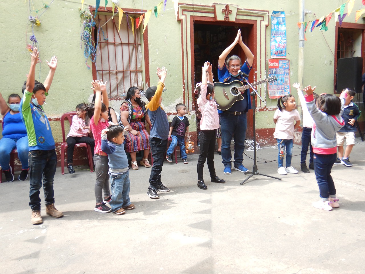 Celebran Día del Niño y de la Niña en centro de privación de libertad para mujeres de Quetzaltenango