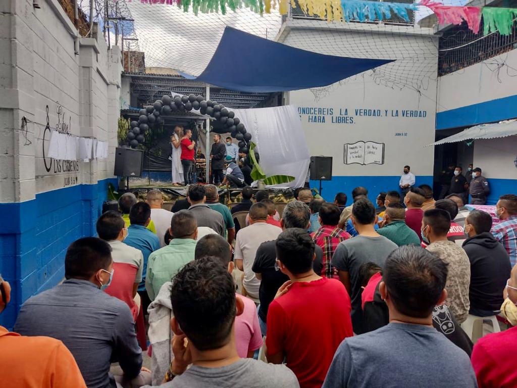 Presentan obra de teatro “Leyendas de Guatemala” en el Centro de Detención Preventiva para Hombres de Santa Cruz del Quiché