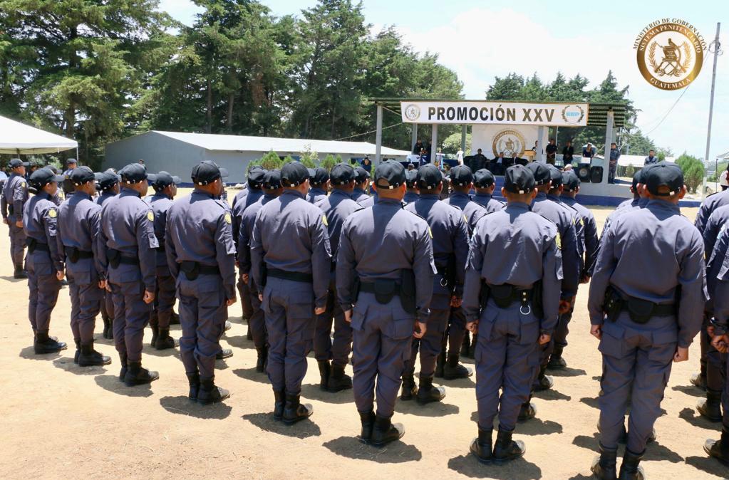 Gradúan a nuevos guardias penitenciarios para fortalecer los centros carcelarios del país